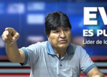 Evo Morales en su programa de radio Kawsachun Coca. Foto: RKC