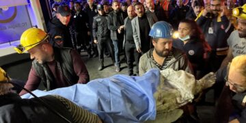 Al menos dos muertos y 20 heridos en la explosión de una mina de carbón en el norte de Turquía