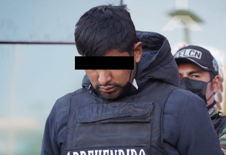 Cae un expolicía peruano en Yungas con un coche de placa de su país y droga