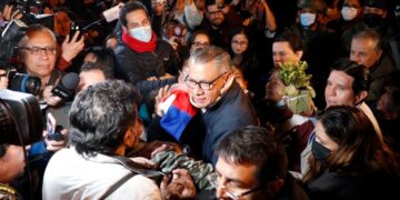 Exvicepresidente de Ecuador condenado por corrupción sale en libertad.