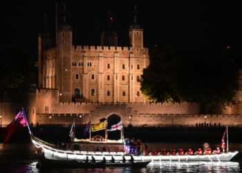 La Familia Real británica vuelve a la normalidad en sus tareas oficiales tras poner fin al luto por la reina