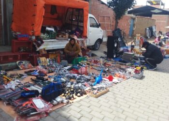 En el Sajra Q’atu, o feria del diablo, se ofrecen productos a bajos precios