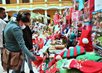 Crean un código QR para realizar los pagos en la feria navideña de Cochabamba