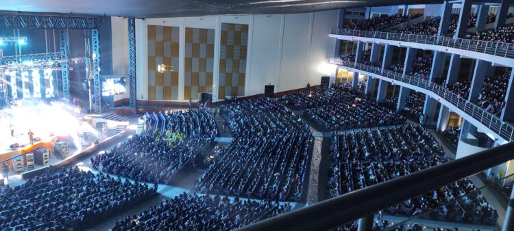 El teatro Internacional de Oruro, que albergó el Festival de la Canción Boliviana, el año pasado. Foto: Facebook.