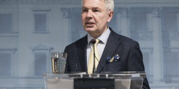 Finlandia rechaza los resultados de lo referéndums rusos en el este de Ucrania