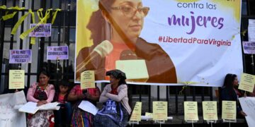 Una fiscal anticorrupción enfrenta un polémico juicio en Guatemala.