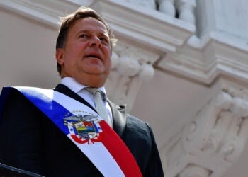 Fiscalía panameña pide juzgar a expresidentes Martinelli y Varela por blanqueo para Odebrecht