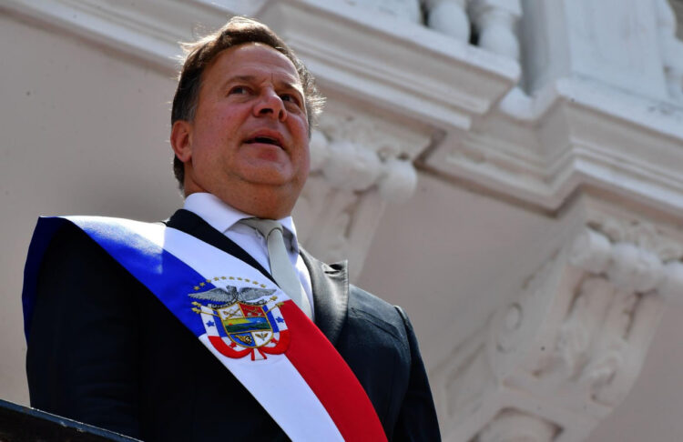Fiscalía panameña pide juzgar a expresidentes Martinelli y Varela por blanqueo para Odebrecht