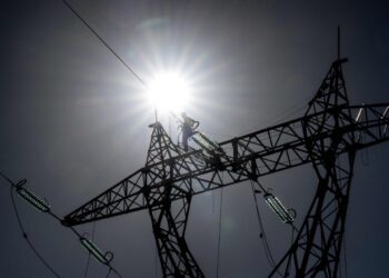 Francia prepara a sus ciudadanos para cortes de electricidad en enero.