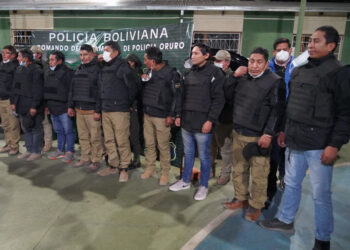 Vehículos incautados por la Aduana eran desmantelados; hay 9 funcionarios arrestados
