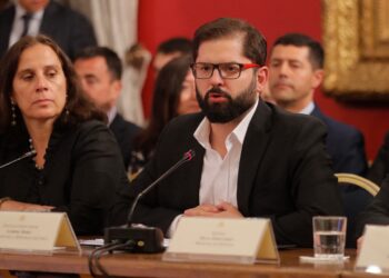 Boric apoya a celebrar la cumbre de la Alianza del Pacífico en Perú.