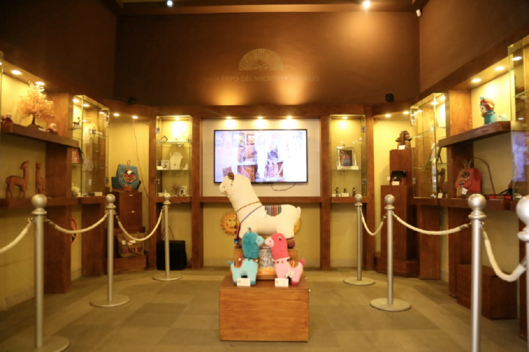 Reabren la galería de MIC BancoSol