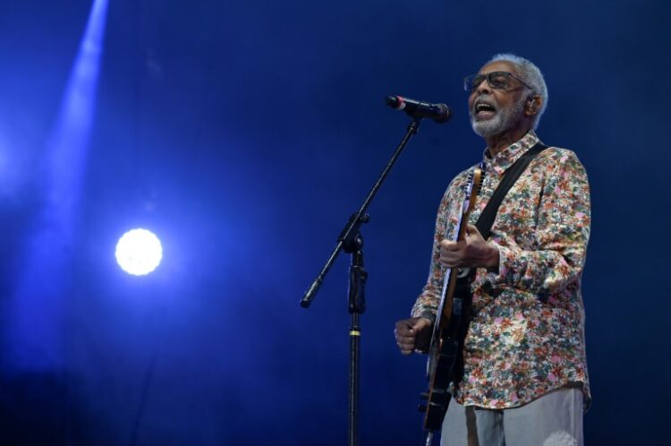 El cantante y compositor brasileño Gilberto Gil, sobre el escenario del festival Rock in Rio el 5 de septiembre de 2022 en Río de Janeiro. Foto: AFP.