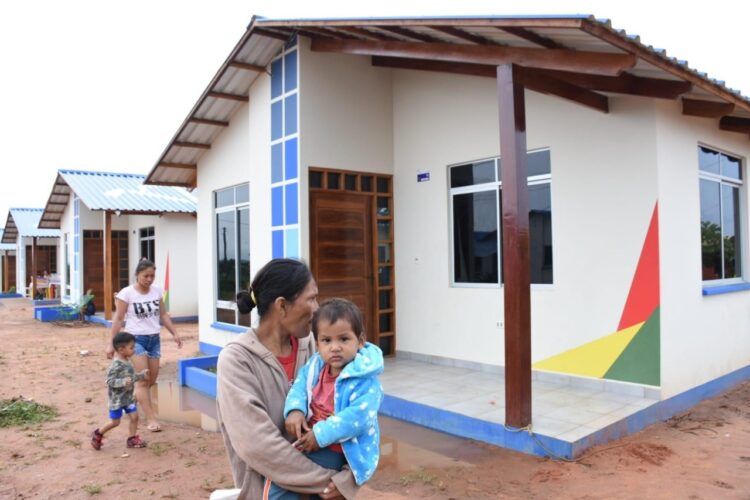 Con una inversión de Bs 13 MM, Gobierno entrega 145 viviendas en Cobija