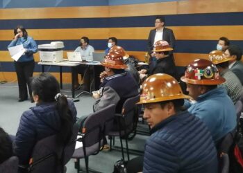 Gobierno y mineros de Huanuni instalan diálogo por tiempo y materia