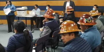 Gobierno y mineros de Huanuni instalan diálogo por tiempo y materia