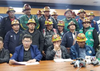 Gobierno y mineros auríferos acuerdan un 4,8% de impuesto a la venta de oro