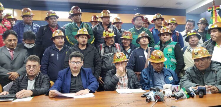 Gobierno y mineros auríferos acuerdan un 4,8% de impuesto a la venta de oro