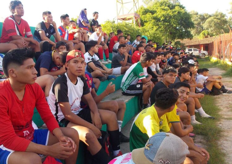 700 jóvenes se presentan a la prueba de Gran Mamoré