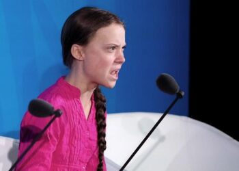 La activista sueca Greta Thunberg, al abrir una cumbre sobre la acción climática, en Nueva York. (Foto: Reuters).