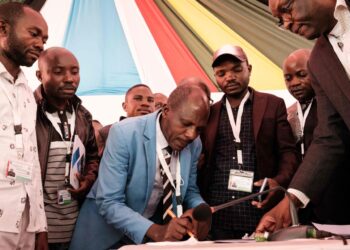 El grupo rebelde M23 acuerda retirarse de los combates en RDC.