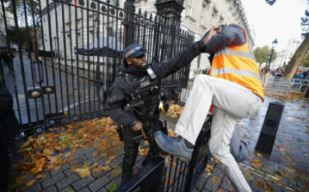 La manifestación del grupo ecologista Just Stop Oil en Downing Street. Foto: London News Pictures.