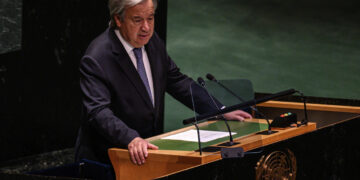 Afganistán: Guterres pide a los talibán que permita a las niñas cursar educación secundaria