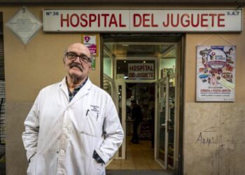 Antonio Martínez Rivas, el último 'doctor de juguetes' en España. Foto: ABC Madrid.