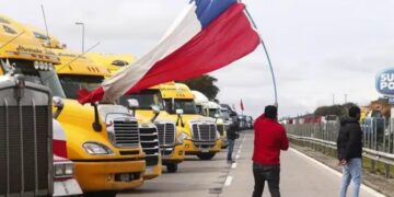 19 personas detenidas en el marco de la huelga de transportistas en Chile.
