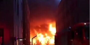 36 personas han muerto, dos han resultado heridas y otras dos están desaparecidas después de que se iniciara un incendio en una fábrica.