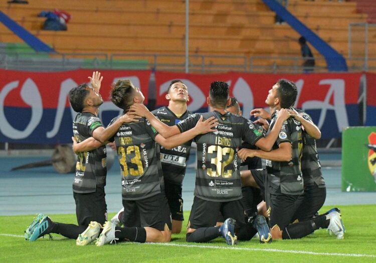 Wilstermann pierde en casa y los hinchas piden la salida del presidente