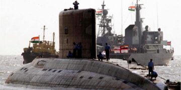 India dispara con éxito un misil balístico desde un submarino