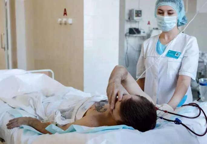 Al menos 12 muertos y 40 hospitalizados tras ingerir alcohol adulterado en Ecuador