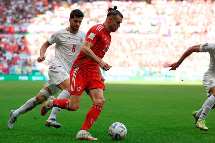 Irán se impone a Gales (2-0)