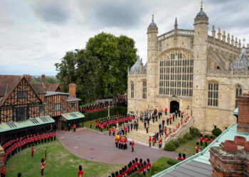 La reina Isabel II recibe sepultura en la Cripta Real del Castillo de Windsor