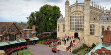 La reina Isabel II recibe sepultura en la Cripta Real del Castillo de Windsor