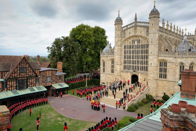 La reina Isabel II recibe sepultura en la Cripta Real del Castillo de Windsor