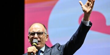 Los candidatos italianos cierran la campaña electoral de cara a las elecciones del domingo