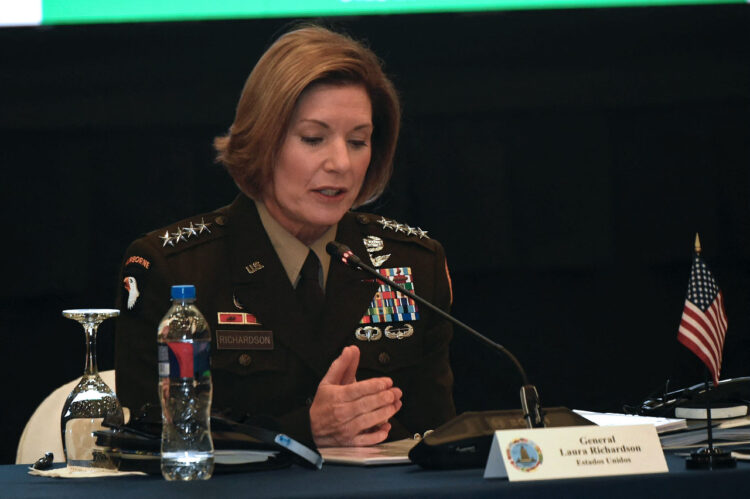 Jefa militar de EEUU señala a China como amenaza ambiental para Latinoamérica