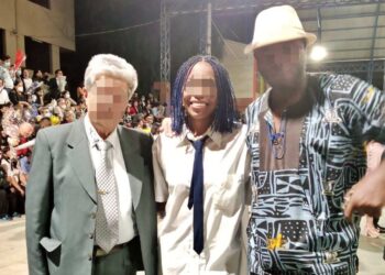 Una adolecente afrodescendiente sufrió discriminación, casi no le dejaron participar del acto de graduación. Foto: Defensoría del Pueblo