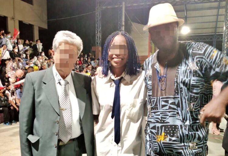 Una adolecente afrodescendiente sufrió discriminación, casi no le dejaron participar del acto de graduación. Foto: Defensoría del Pueblo