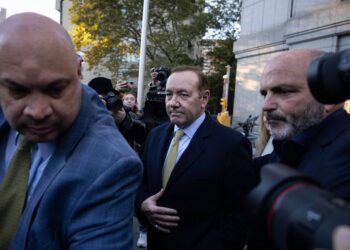 Jurado de Nueva York desestima acusaciones de agresión sexual contra Kevin Spacey