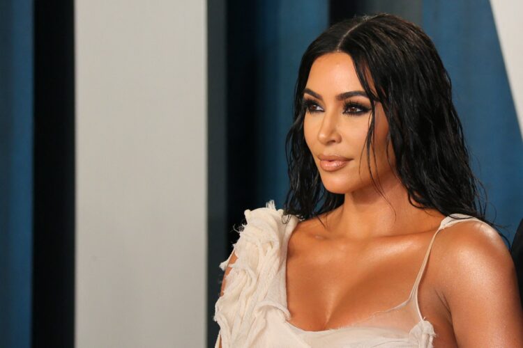 Kim Kardashian sopesa su colaboración con Balenciaga tras polémica campaña