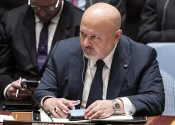 El fiscal jefe del TPI Karim Khan, ha emitido una solicitud para reanudar sus investigaciones.