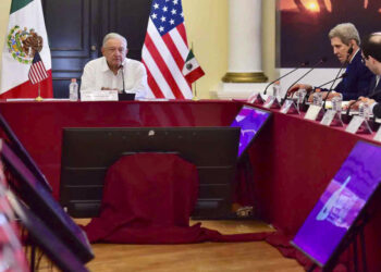 El exsecretario de Estado, John Kerry, visitó recientemente México como parte de los esfuerzos para movilizar la acción climática antes de la COP27. Foto: Yahoo!