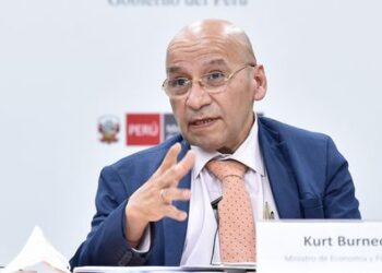 El ministro de Economía y Finanzas de Perú, Kurt Burneo