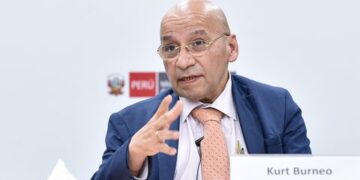 El ministro de Economía y Finanzas de Perú, Kurt Burneo