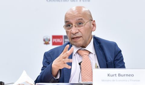 El ministro de Economía y Finanzas de Perú, Kurt Burneo