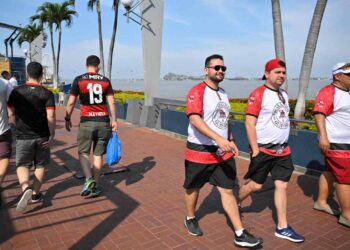 Hinchas Paranaense Flamengo
