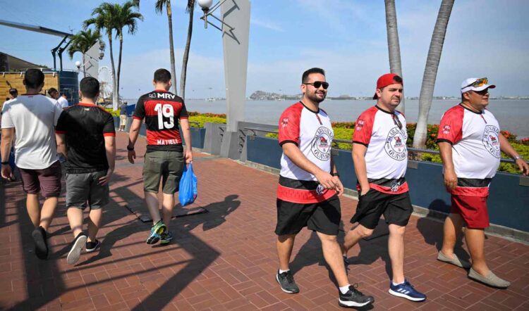 Hinchas Paranaense Flamengo